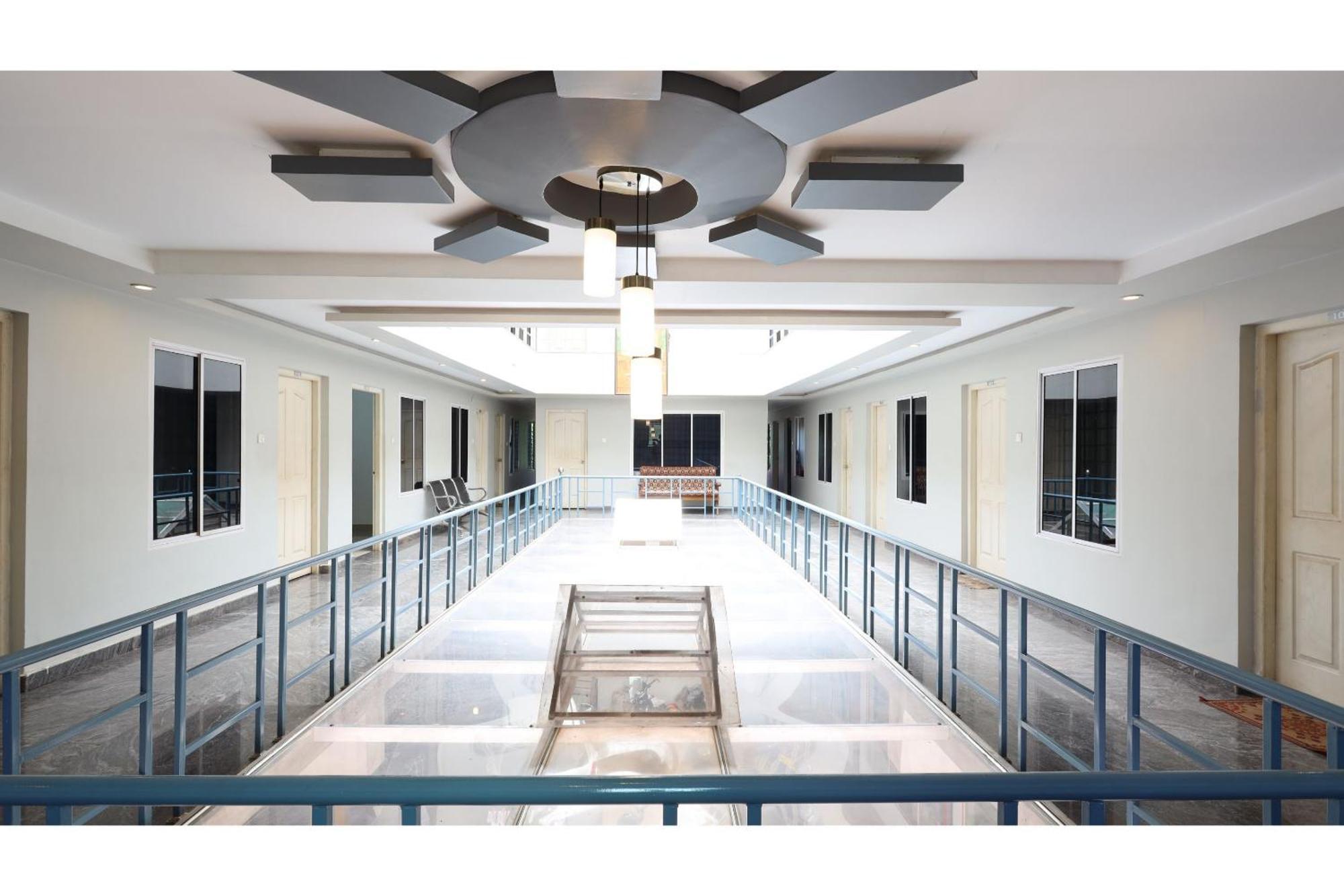 Hotel Collection O Ar Square Thrissur Esterno foto