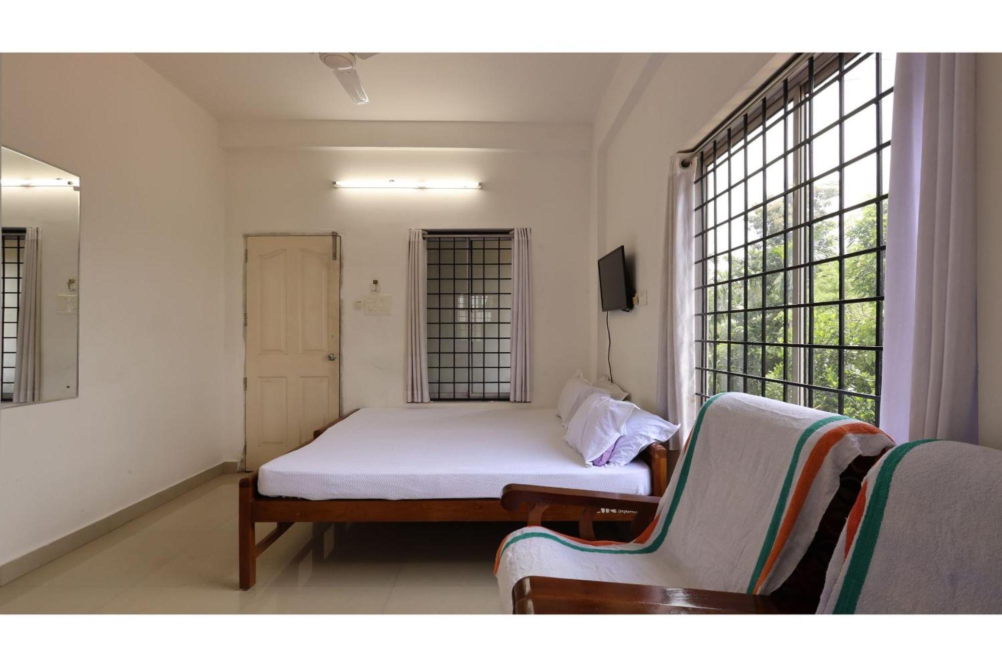 Hotel Collection O Ar Square Thrissur Esterno foto