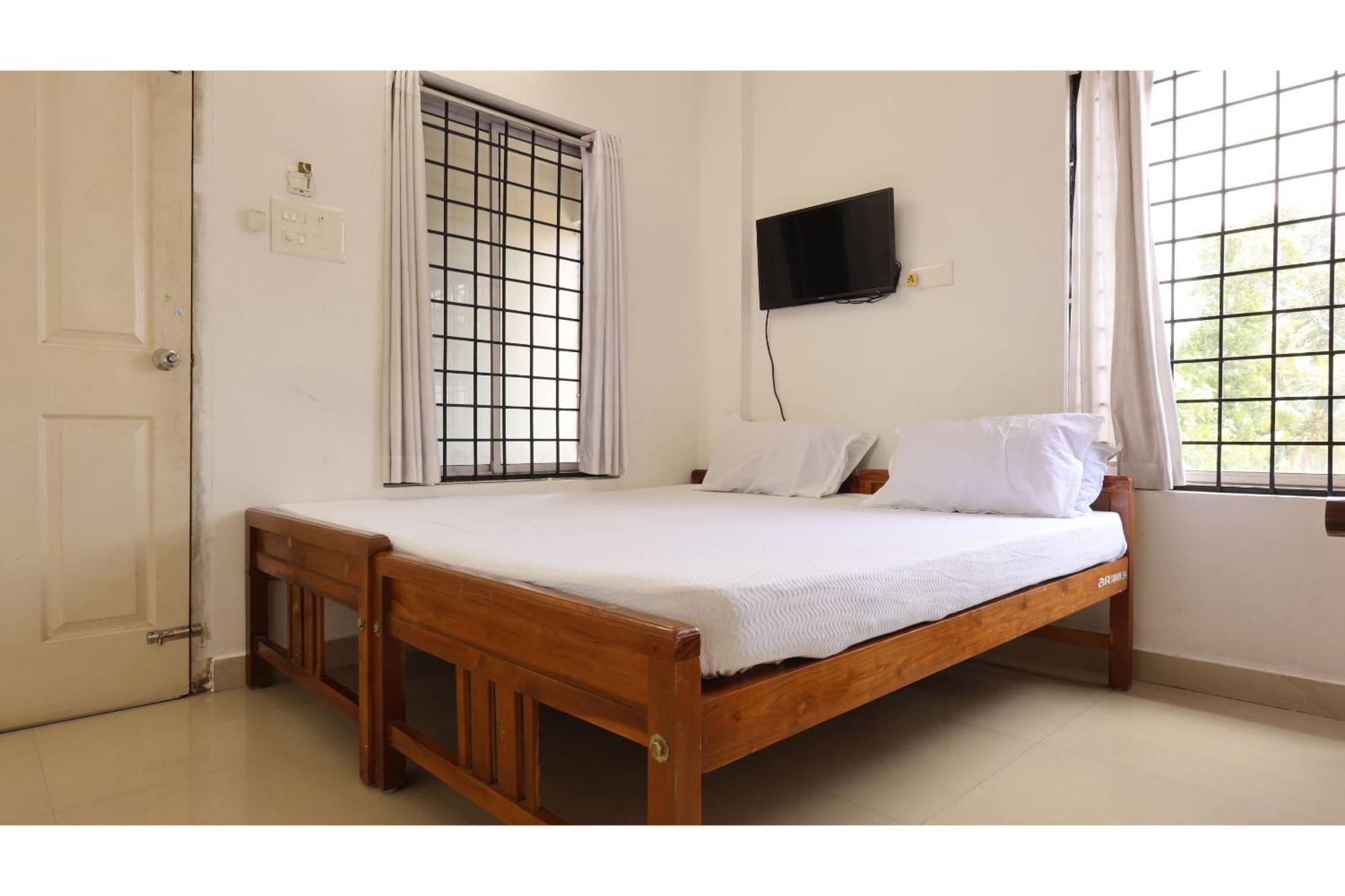 Hotel Collection O Ar Square Thrissur Esterno foto