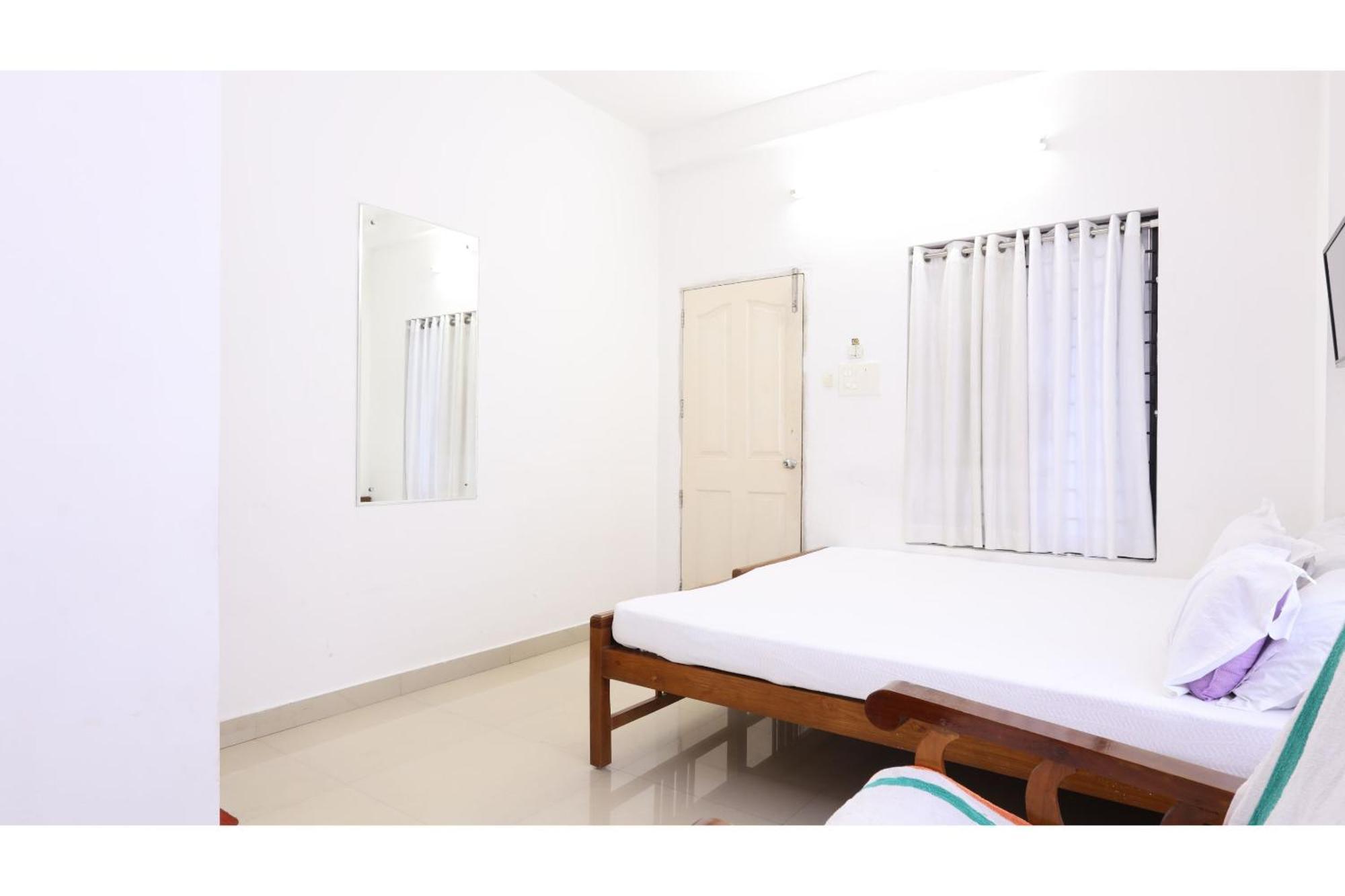Hotel Collection O Ar Square Thrissur Esterno foto