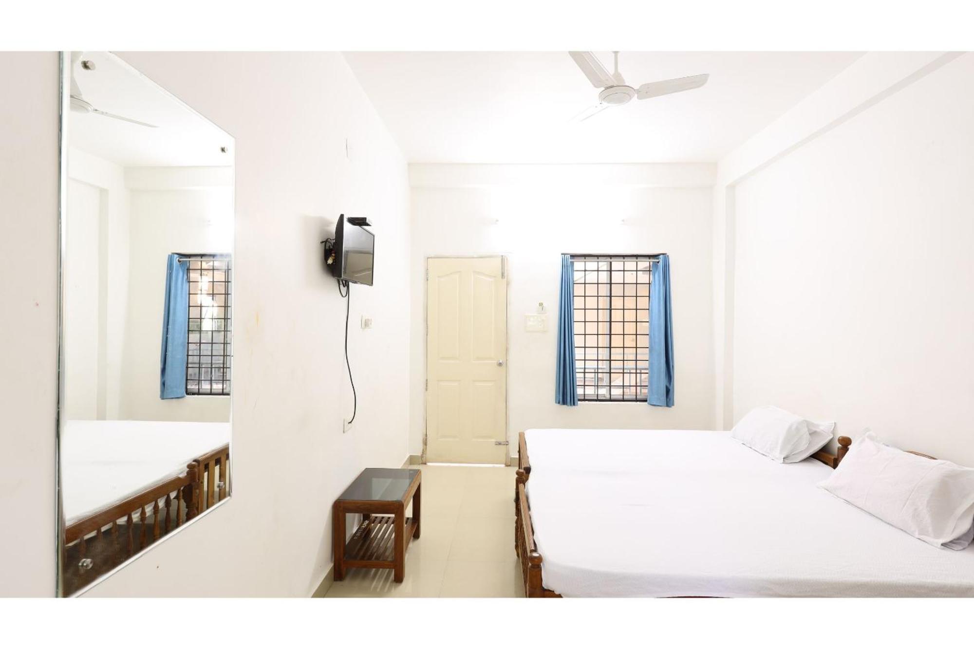 Hotel Collection O Ar Square Thrissur Esterno foto