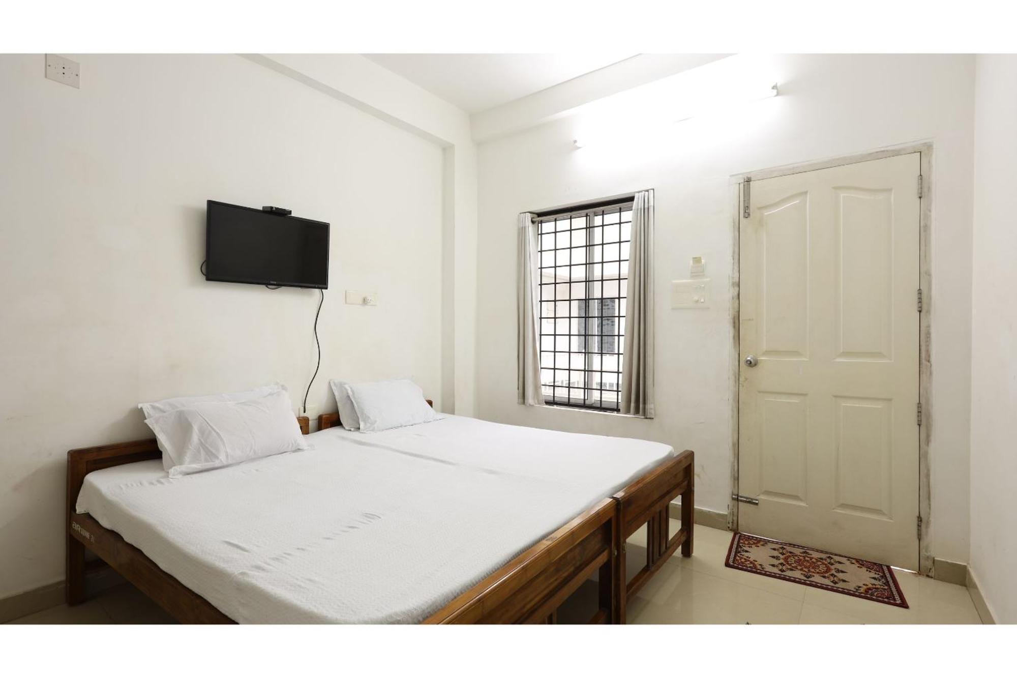 Hotel Collection O Ar Square Thrissur Esterno foto
