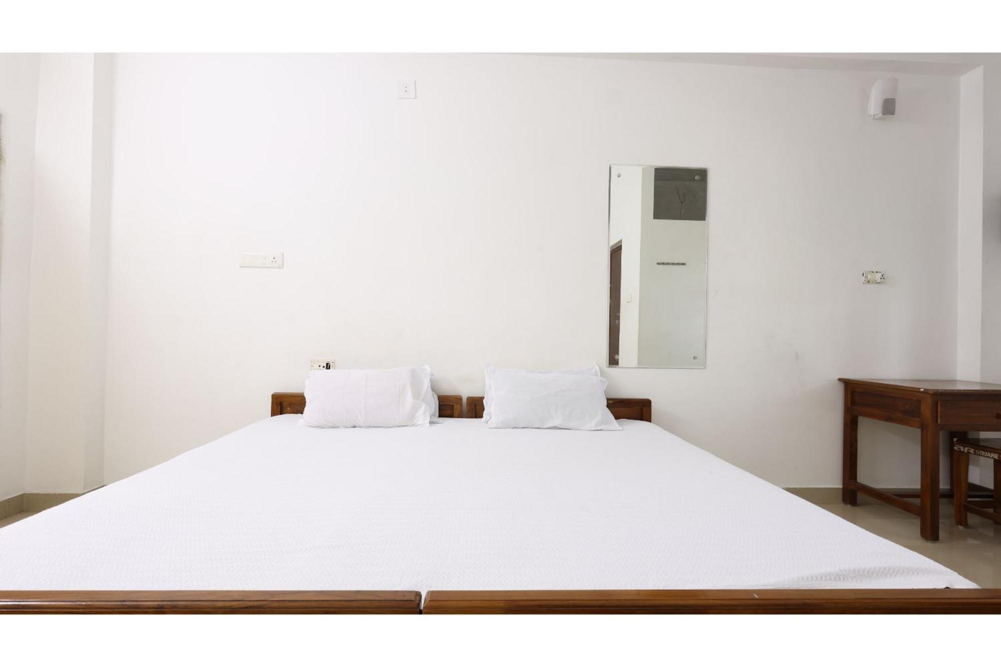 Hotel Collection O Ar Square Thrissur Esterno foto